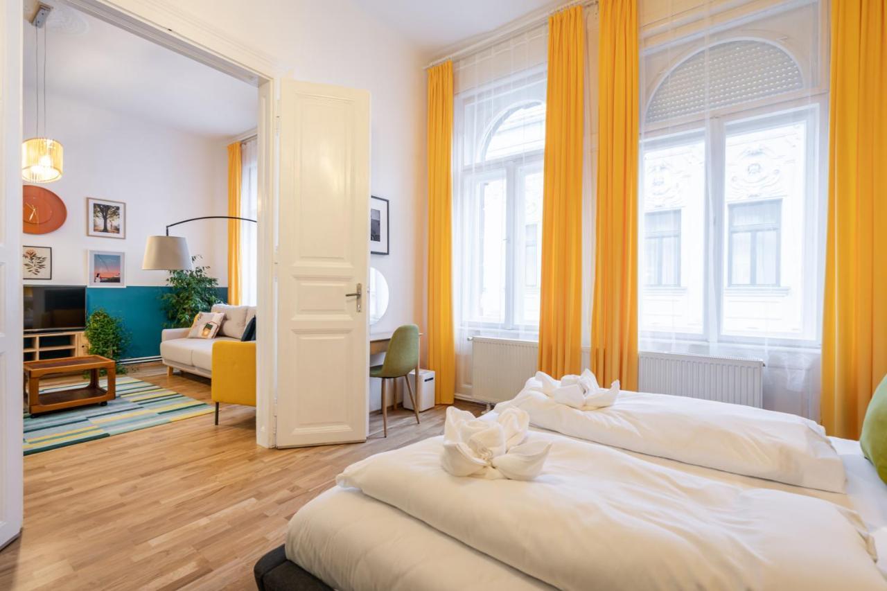 Live Star Apartment Budapest Ngoại thất bức ảnh